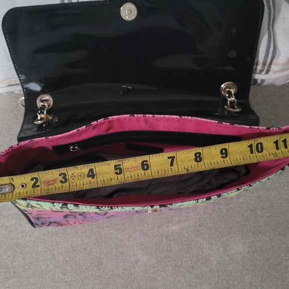NWT Betsey Johnson flap purse/bag black with rainbow snakeskin - Picture 12 of 12